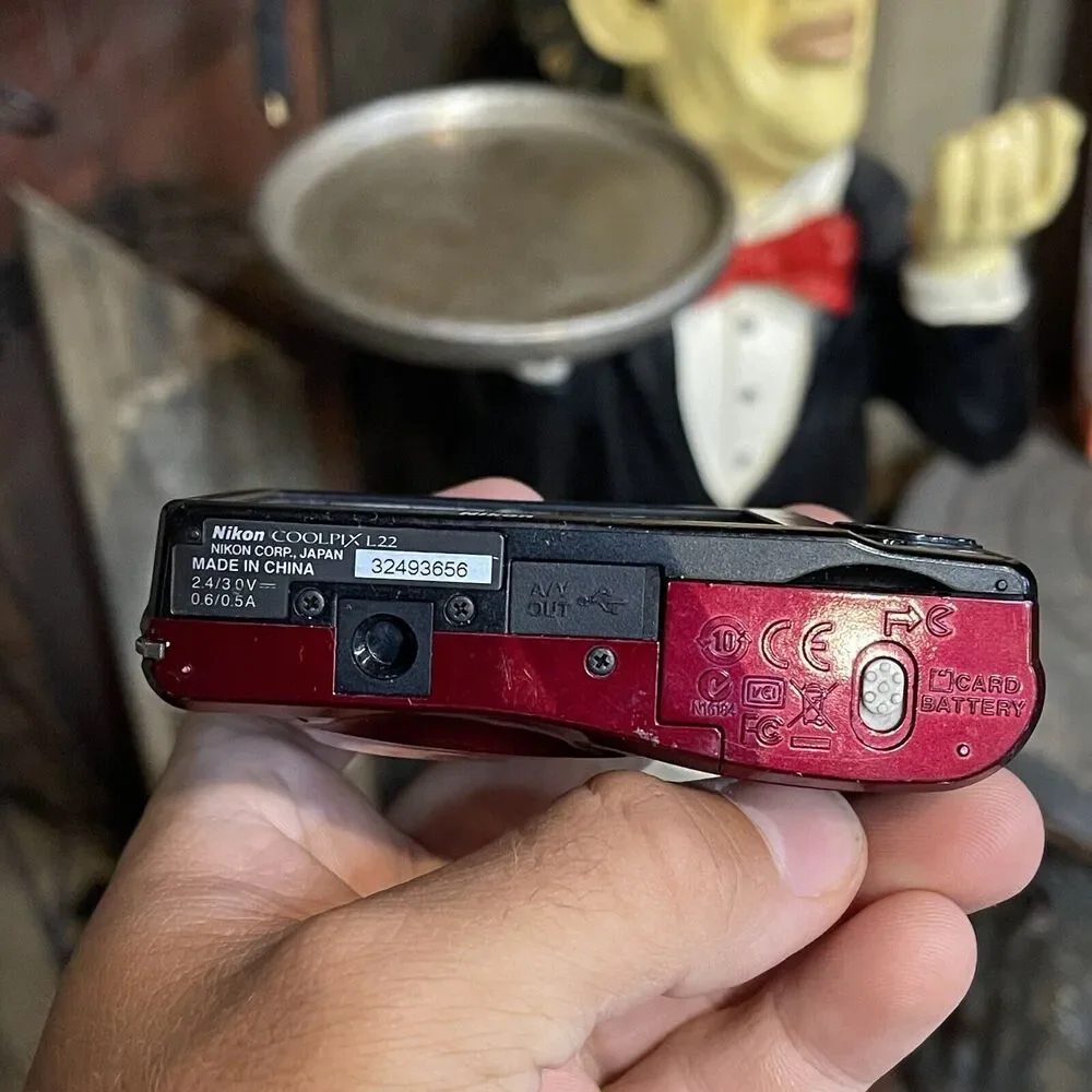 Nikon Coolpix L22 12MP 3.6x Optical Zoom Red Digital Camera For PARTS OR REPAIR